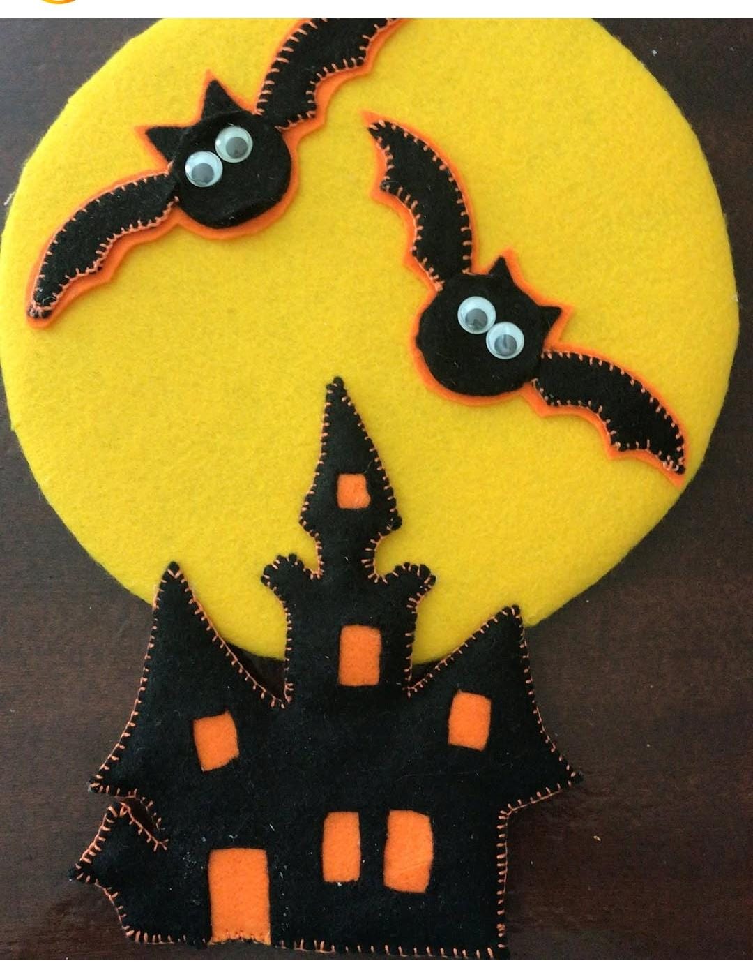Halloween Quadro Morcegos Castelo Feltro Preto Laranja Unico - Halloween