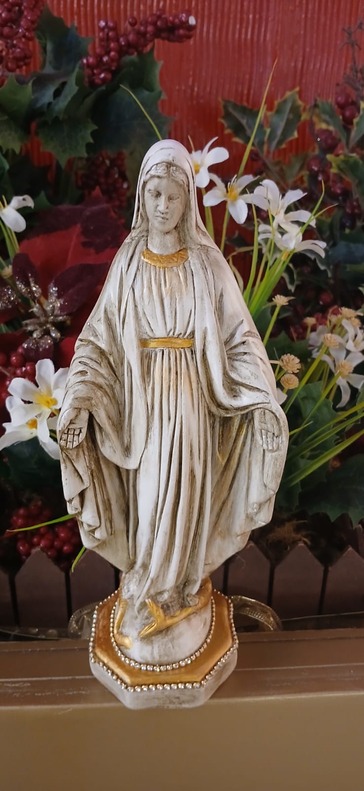 Santos Gesso Sagrada Familia Gesso Branco Dourado Unico - Santos de Gesso