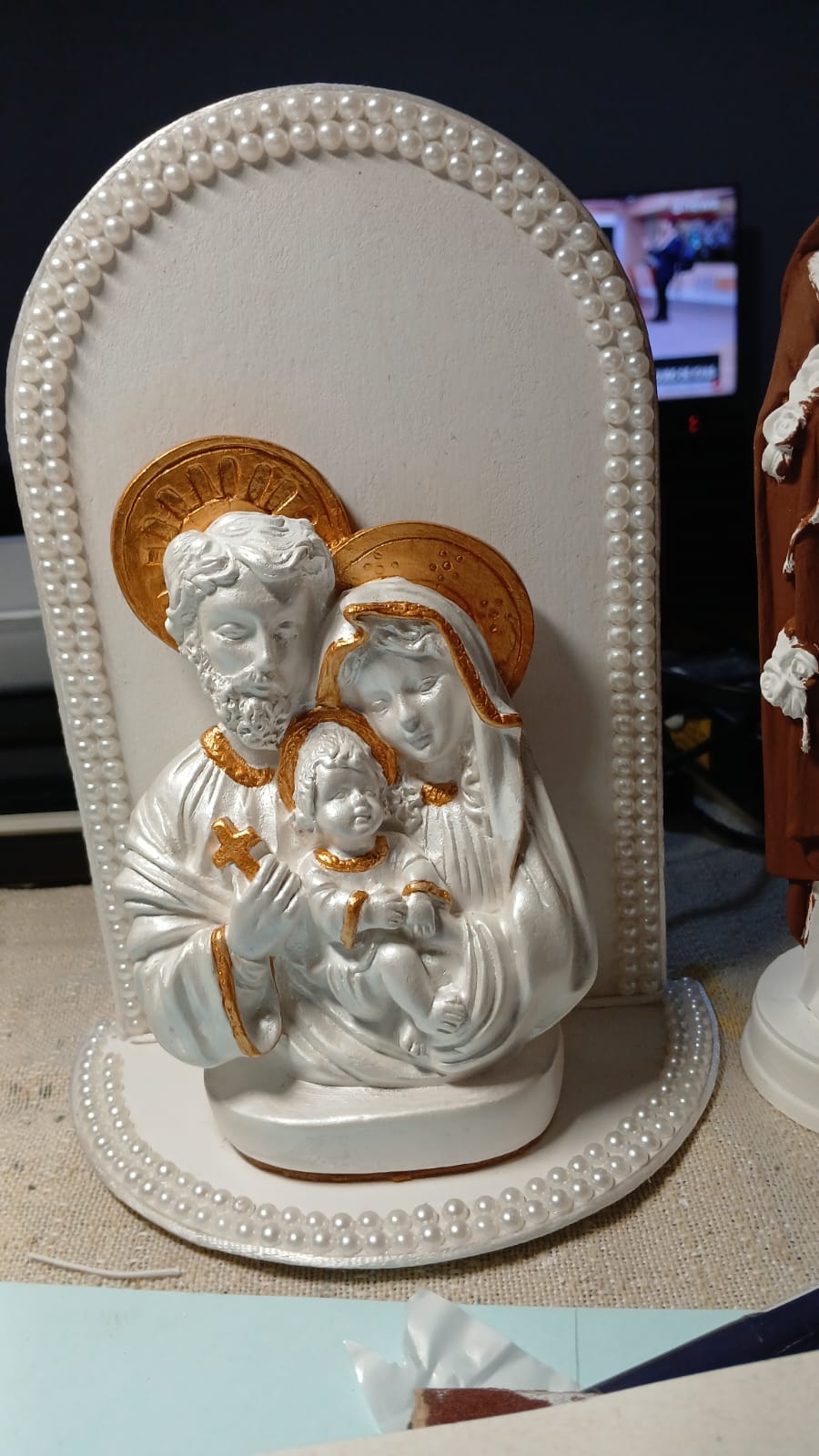 Santos Gesso Sagrada Familia Quadro Perolas Branco Dourado Unico - Santos de Gesso